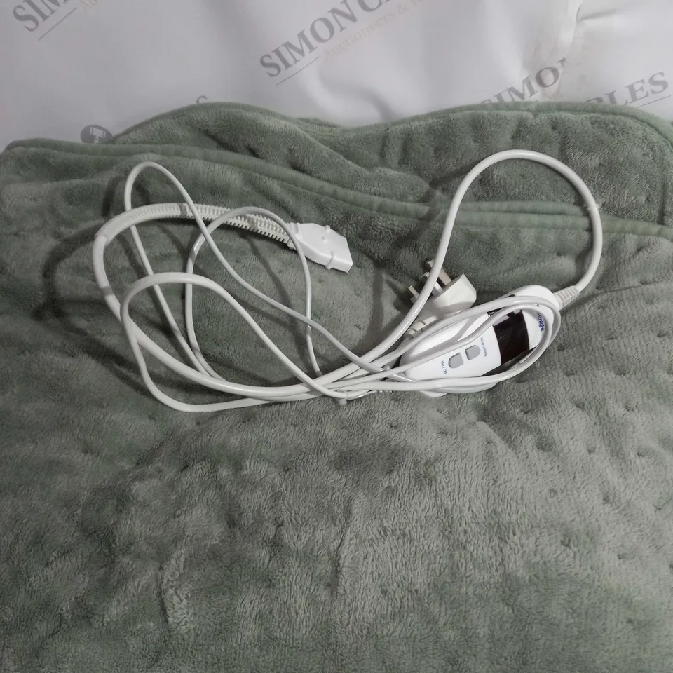 SILENT NIGHT HEATED BLANKET IN GREEN