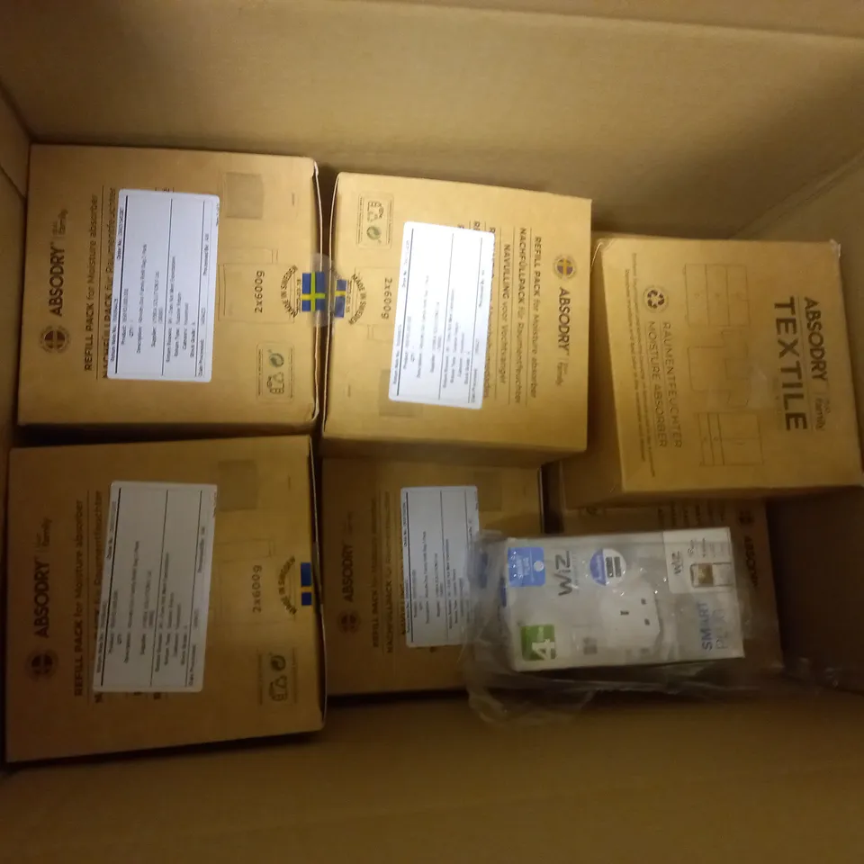 11 ASSORTED BOXED ITEMS TO INCLUDE 9 BOXED ABSODRY DUO FAMILY REFILL BAGS (2 IN EACH BOX), 1 BOXED ABSODRY DUO FAMILT TEXTILE, 1 BOXED WIZ SMART CONNECTED PLUG
