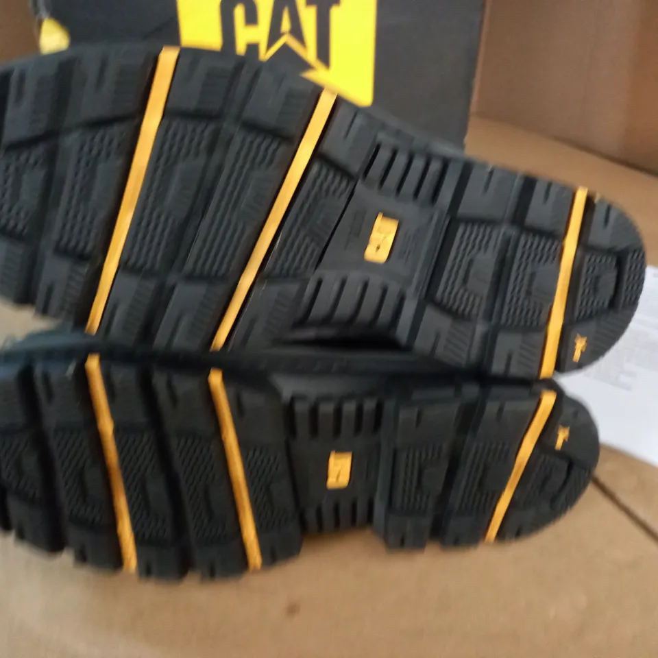 PAIR OF CAT PREMIER 8" WR TX BOOTS - UK 7