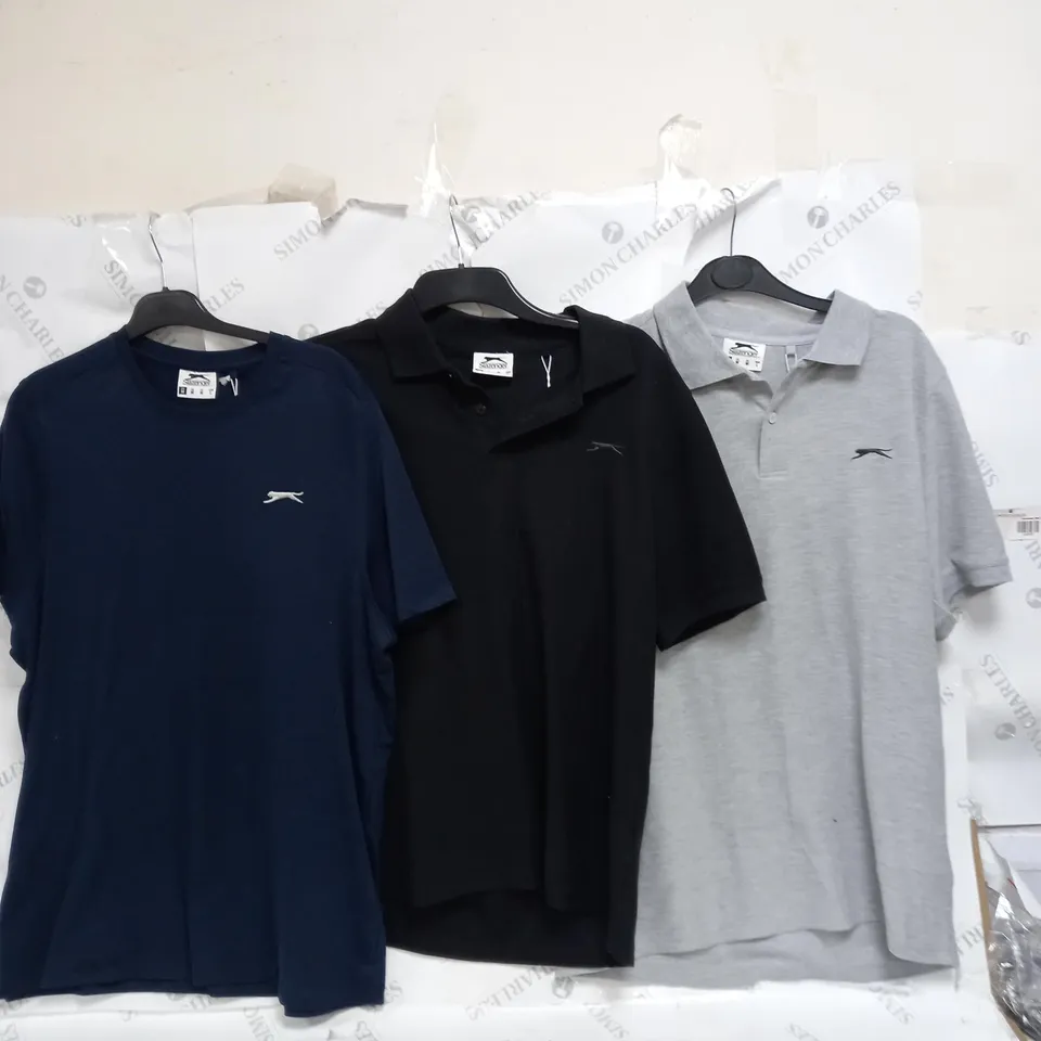 ASSORTED SLAZENGER PIECES OF CLOTHING TO INCLUDE JACKETS, T-SHIRTS, AND JOGGERS ETC. 
