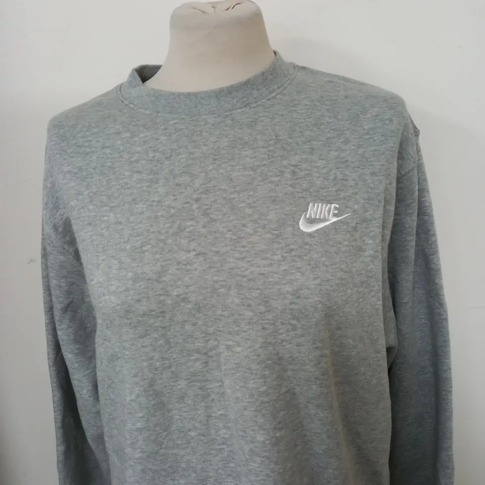 NIKE LOGO SWEATSHIRT IN GREY SIZE M