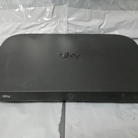 SKY Q BOX - ES130