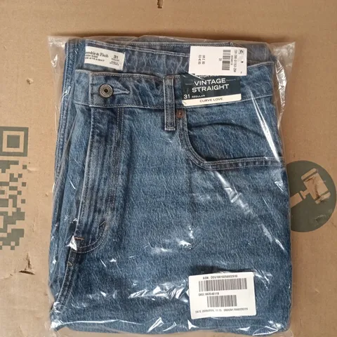 BAGGED ABERCROMBIE & FITCH HIGH RISE VINTAGE STRAIGHT JEANS IN BLUE SIZE 31 REGULAR