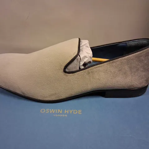 BOXED OSWIN HYDE ALFIE GREY VELVET LOAFER WITH LEATHER LINING SIZE 12