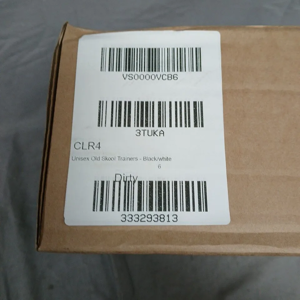 Vans Unisex Old Skool Trainers – Black/White, UK 6