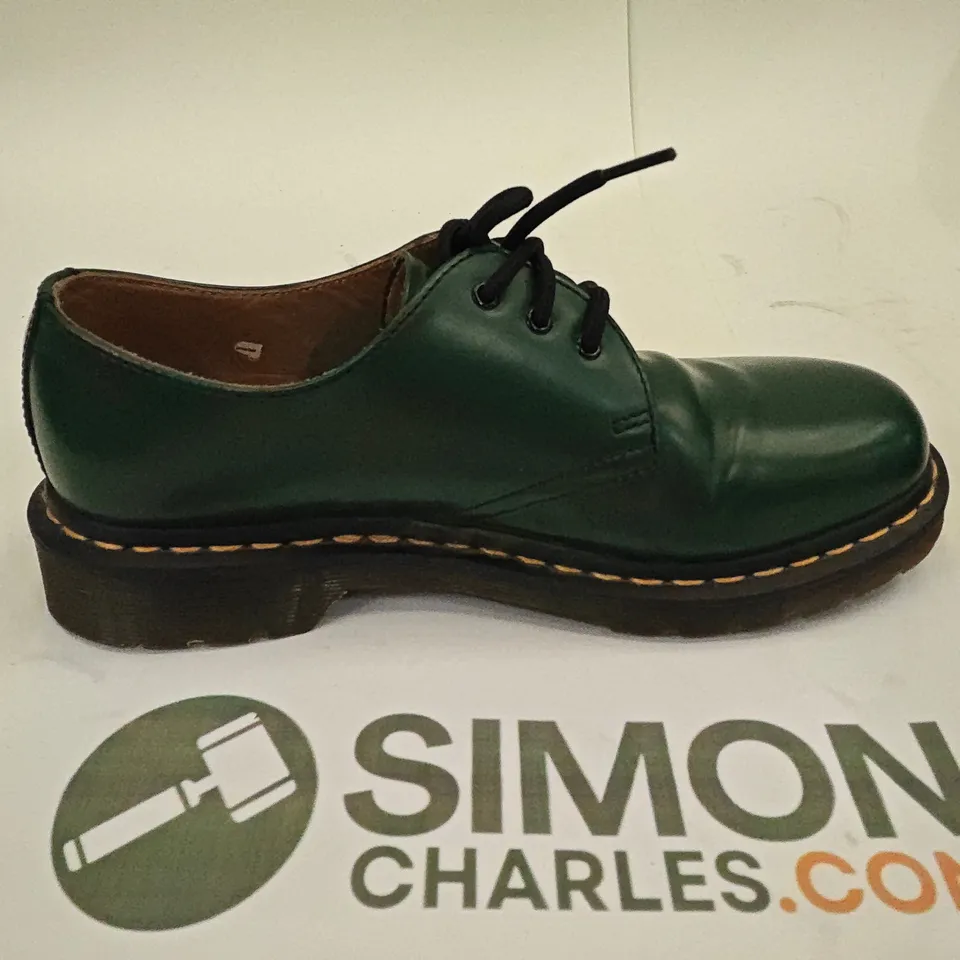 PAIR OF DR MARTENS GREEN SHOES - UK 6.5