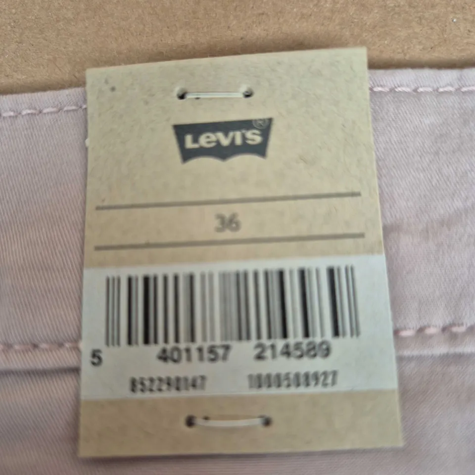 LEVI'S XX CHINO SHORTS – UK 36 (US 36)