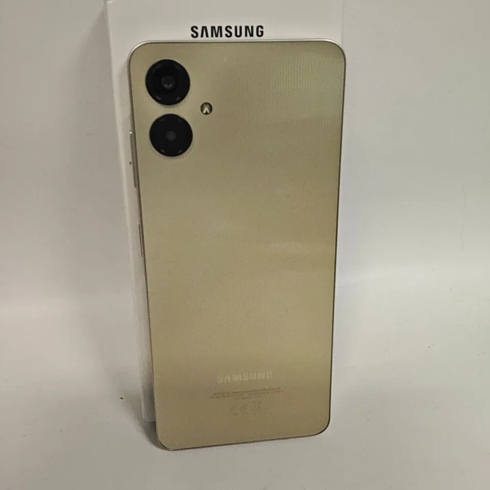 BOXED SAMSUNG GALAXY A06 4/64GB IN GOLD - SM-A065F