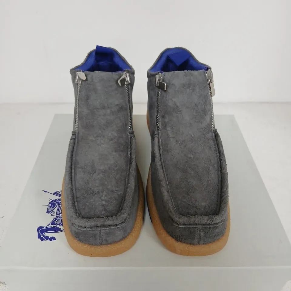 BURBERRY GREY SUEDE LEATHER BOOTS WITH RUBBER SOLE – UK 9 (EU 43)