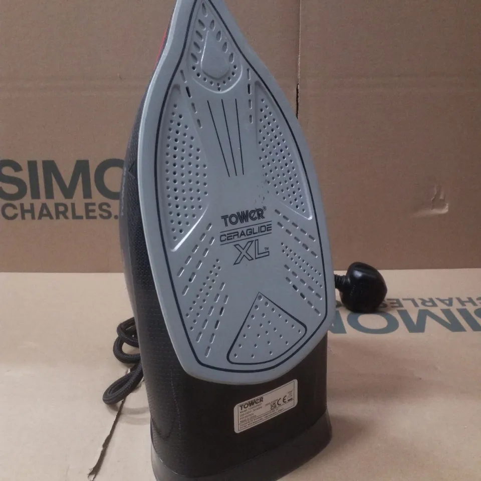 BOXED TOWER T22032RED STEAM IRON WITH CERAGLIDE XL CERAMIC SOLEPLATE - RED & BLACK