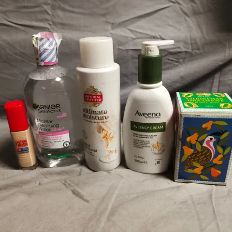 APPROXIMATELY 20 HEALTH AND BEAUTY PRODUCTS TO INCLUDE AVEENO CREAM, AVON BAUBLE BUBBLE BATH AND RIMMEL LASTING FINISH FOUNDATION