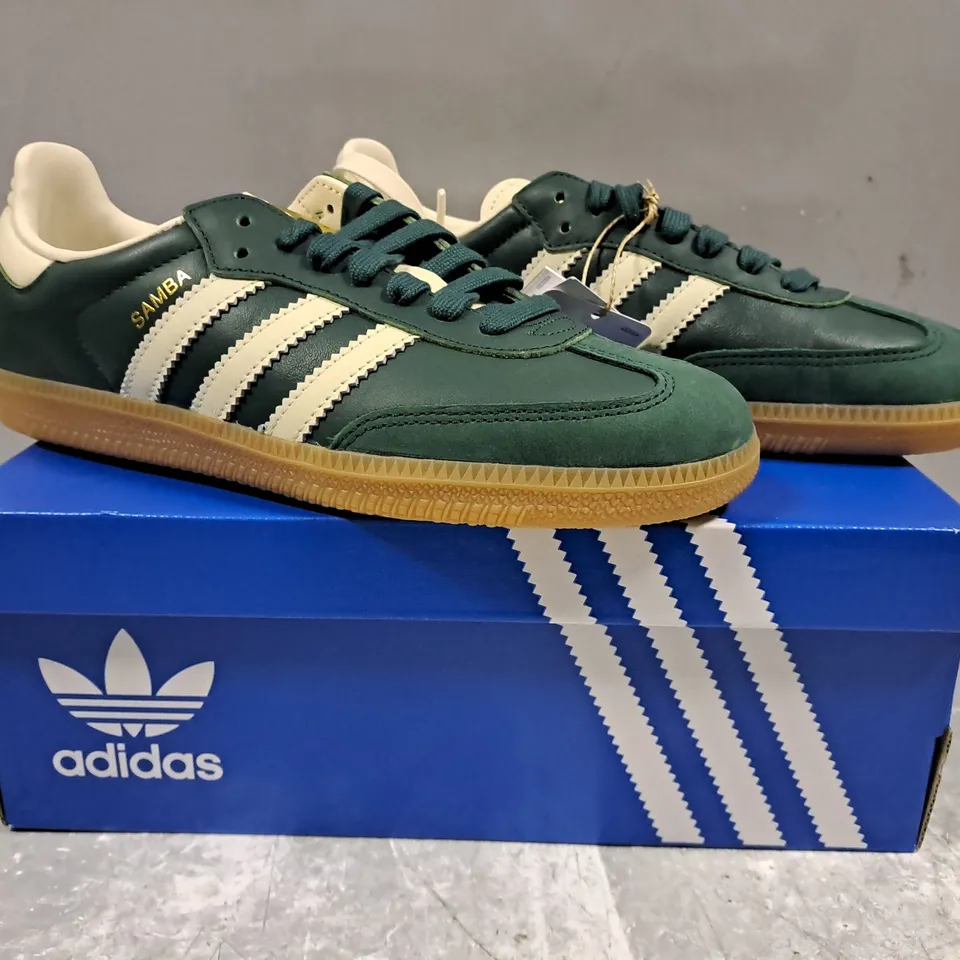 BOXED PAIR OF ADIDAS WOMEN'S SAMBA OG SHOES IN GREEN/WHITE UK SIZE 6