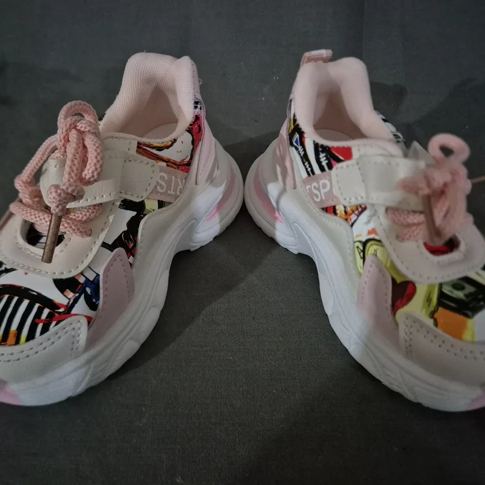 BOXED PAIR OF UNBRANDED KID'S SHOES IN PINK/MULTI EU SIZE 24