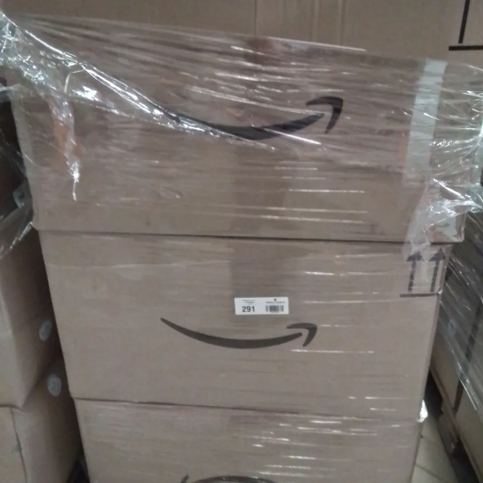 PALLET CONTAINING VERY LARGE AMOUNT OF VARIOUS PHONE CASES [MODELS AND MAKES VARY]