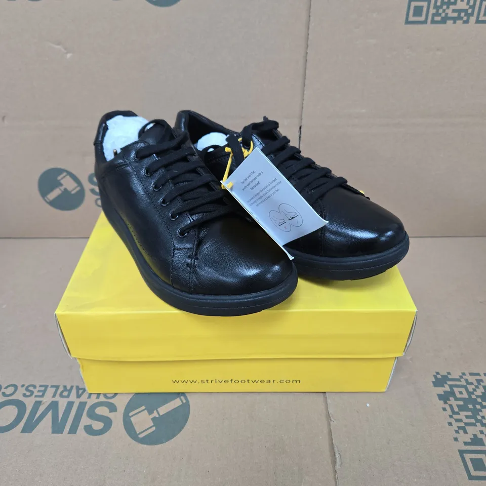 STRIVE DAKOTA ALL BLACK SHOES - 5
