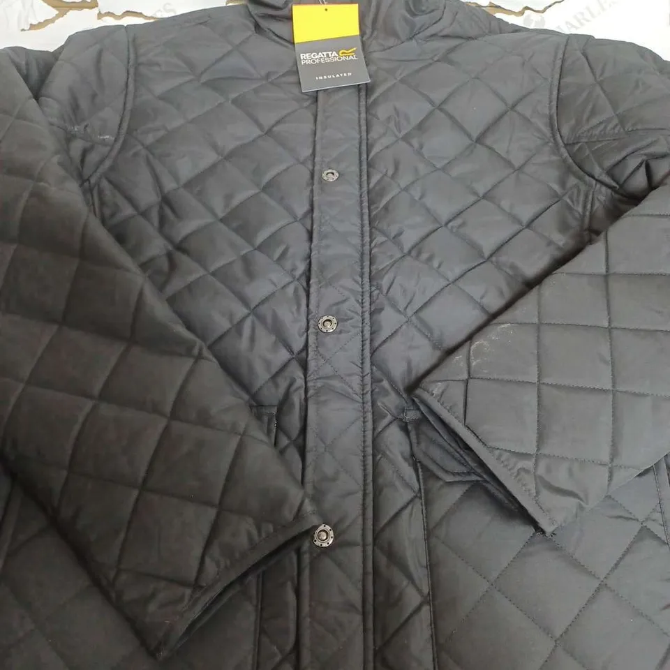 REGATTA INSULATED PADDED BUTTON UP JACKET - XL