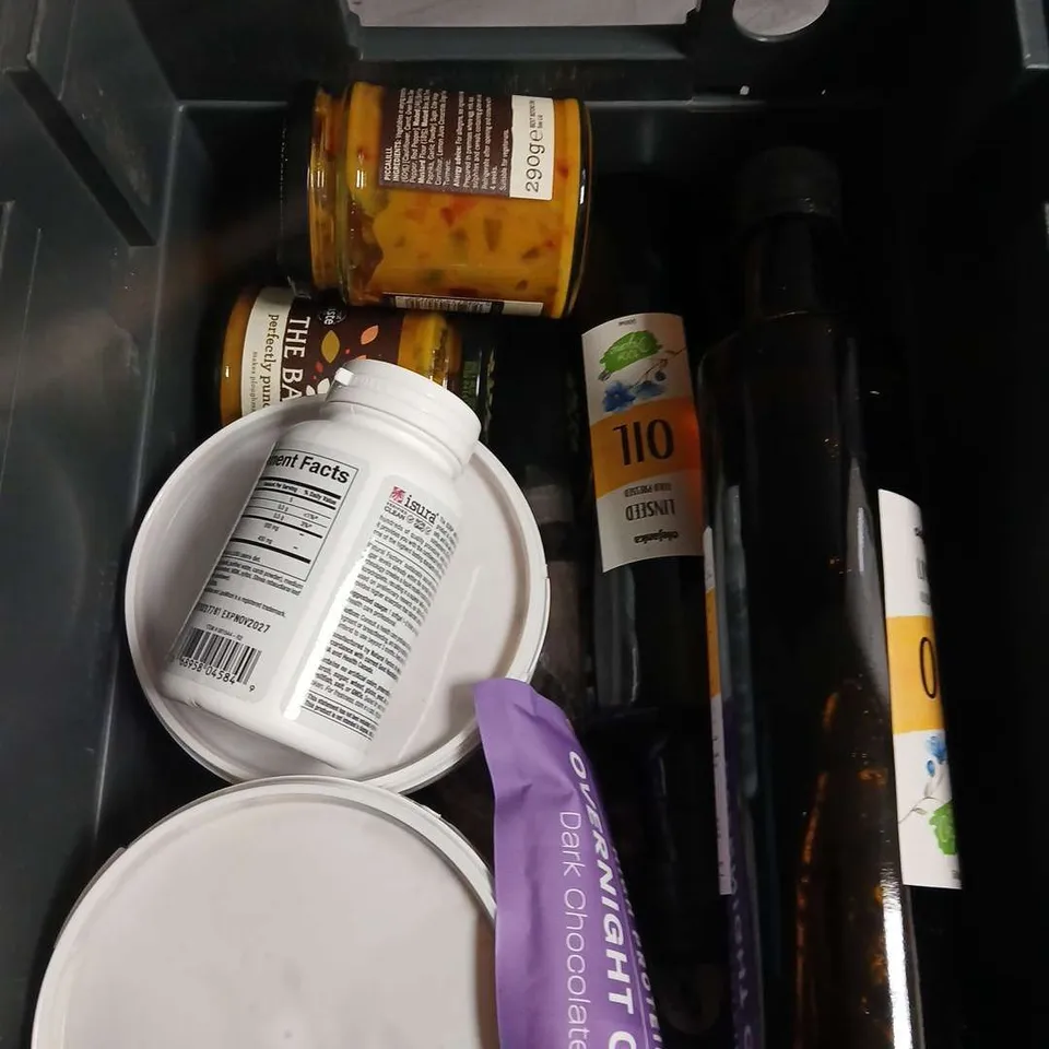 APPROXIMATELY 10 ASSORTED FOOD/DRINK PRODUCTS TO INCLUDE ALMOND BUTTER, OVERNIGHT OATS DARK CHOCOLATE, LINSEED OIL ETC