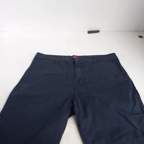 LEVI'S XX CHINO SHORTS – NAVY, UK 34 (W34)