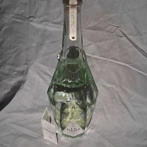 LA DAMA TEQUILA BLANCO 700 ML 40% ABV