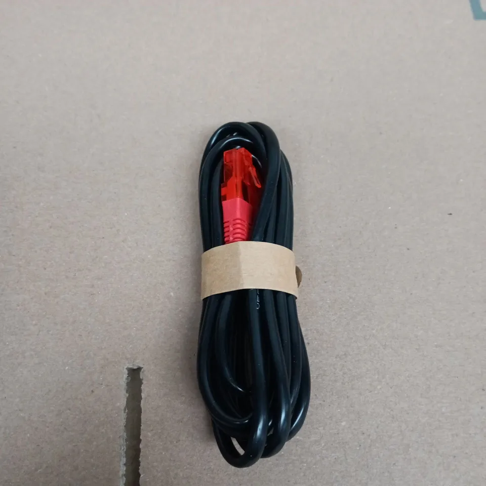 BOX OF APPROXIMATELY 10 ASSORTED ELECTRICAL ITEMS INCLUDING SKY TV REMOTE, ETHERNET CABLE AND A COMPUTER MOUSE