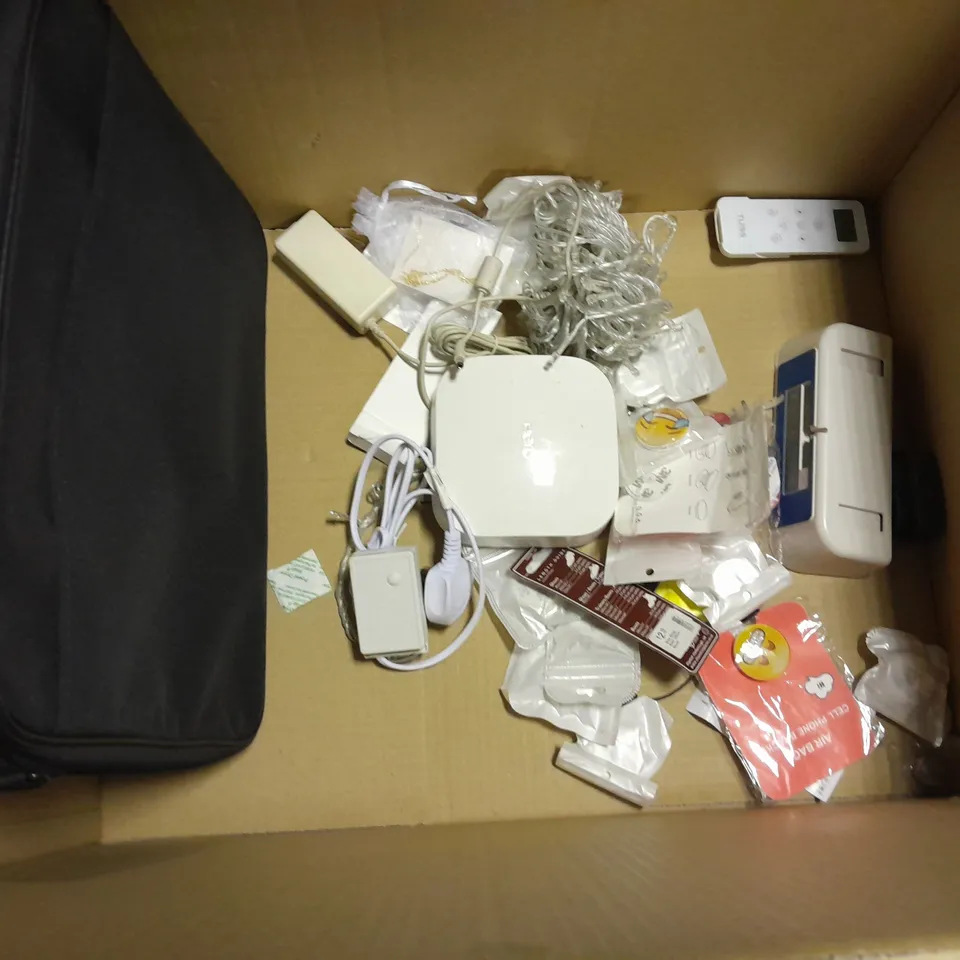 LOT OF ASSORTED ITEMS TO INCLUDE SONY DOCKING STATION, LAPTOP BAGS, TALKING CALORIE COUNTER AND BOXED SHOES