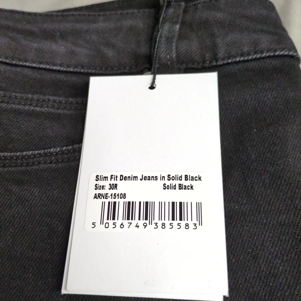 ARNE SLIM FIT DENIM JEANS – SOLID BLACK, UK 30 (30R)