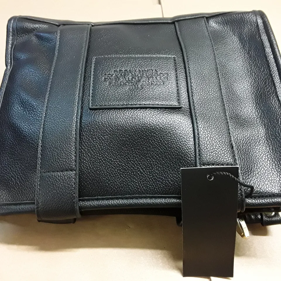 MARC JACOBS THE TOTE BAG