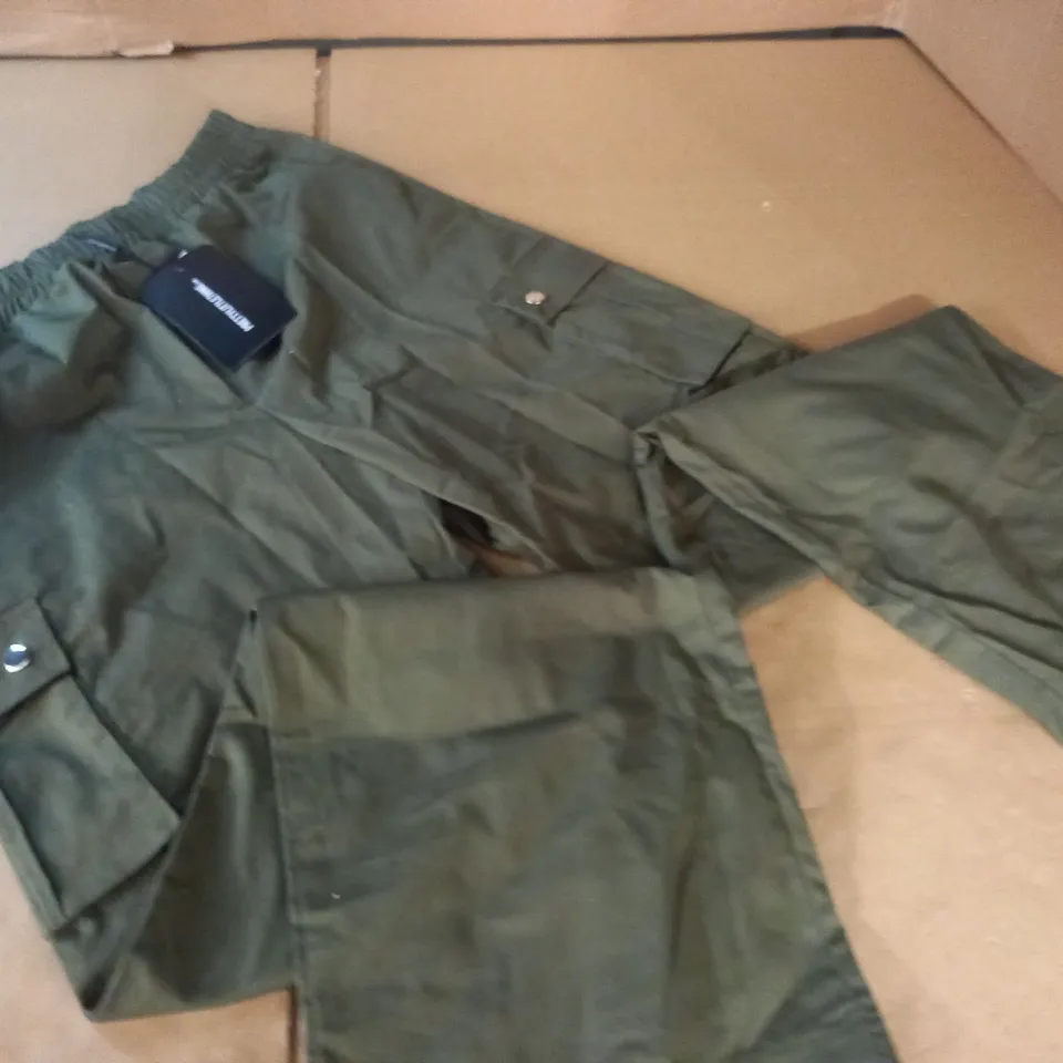 PRETTYLITTLETHING KHAKI WIDE LEG HIGH WAISTED CARGO TROUSERS - 8