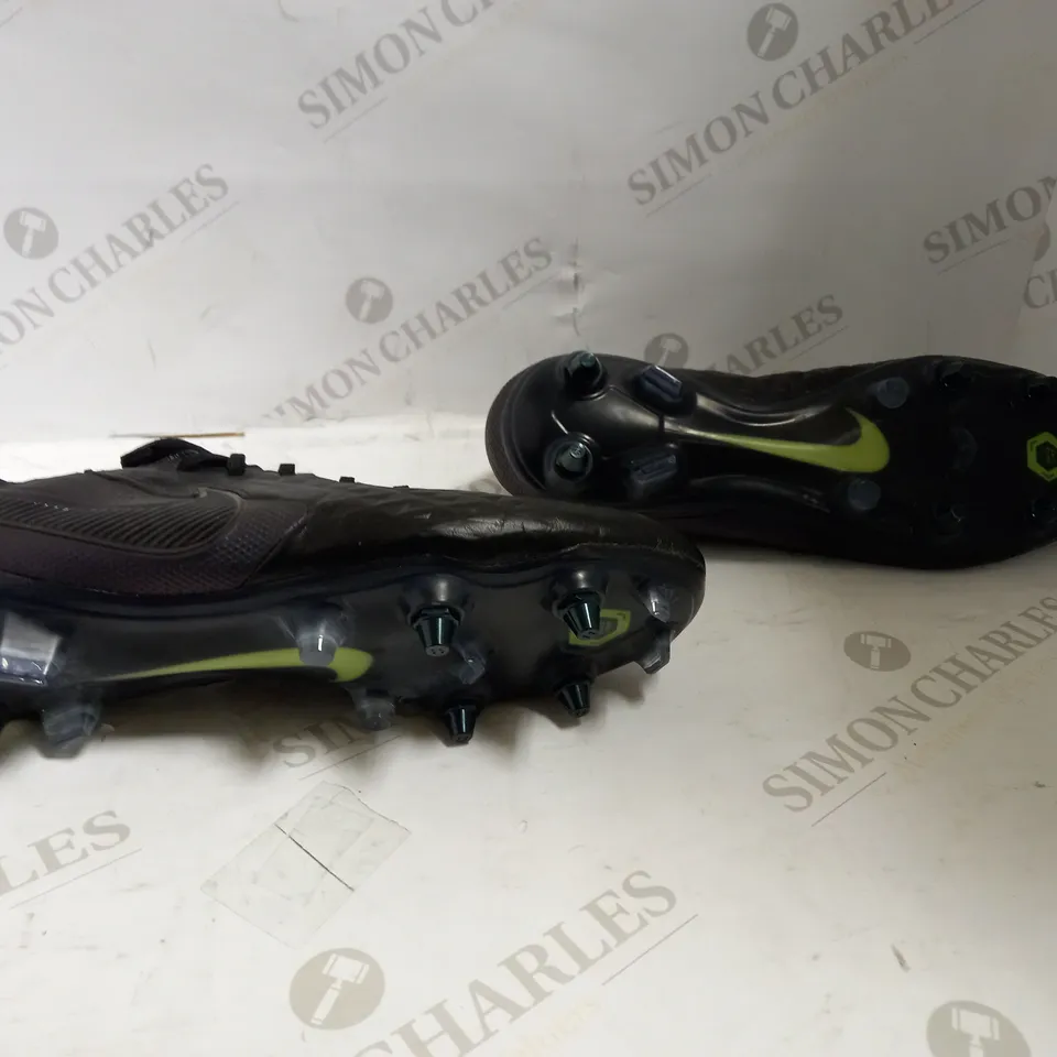 NIKE TIEMPO BLACK ANTI CLOG - UK 9.5