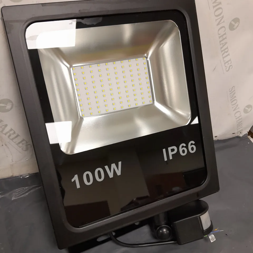 BOXED IP66 100W OUTDOOR LIGHT