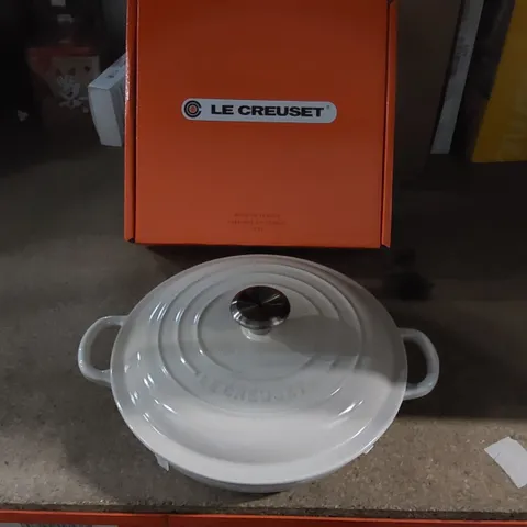 BOXED LE CREUSET SIGNATURE SHALLOW CASSEROLE 22CM