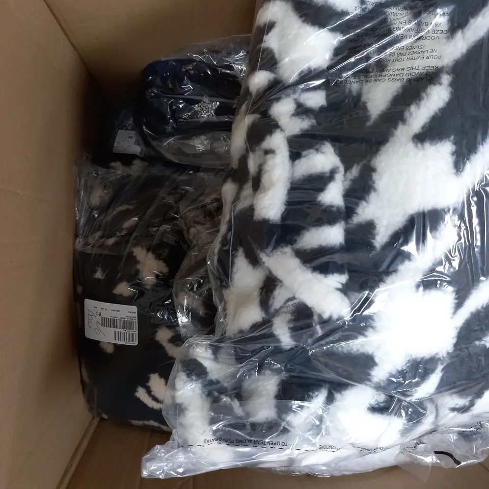 LARGE BOX OF APPROXIMATELY 10 CLOTHING ITEMS ALL IN DIFFRENT COLOURS AND SIZES 