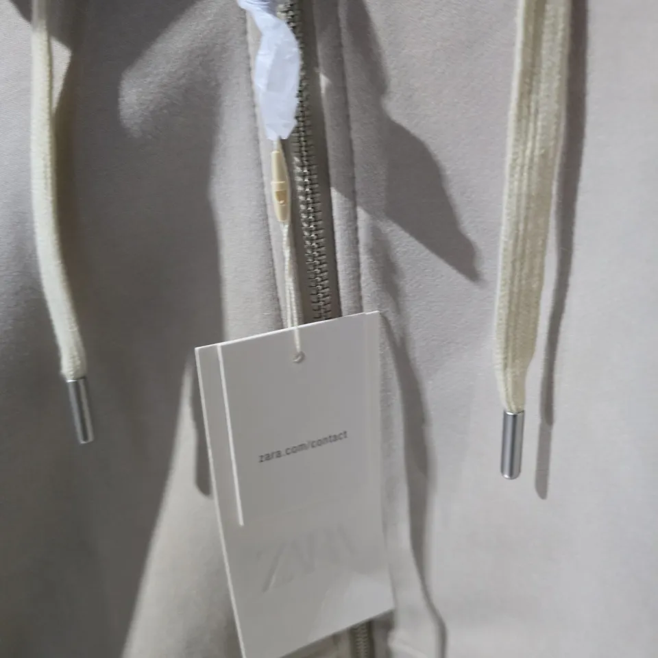ZARA BEIGE ZIP-UP HOODIE – SIZE S (EUR/USA)