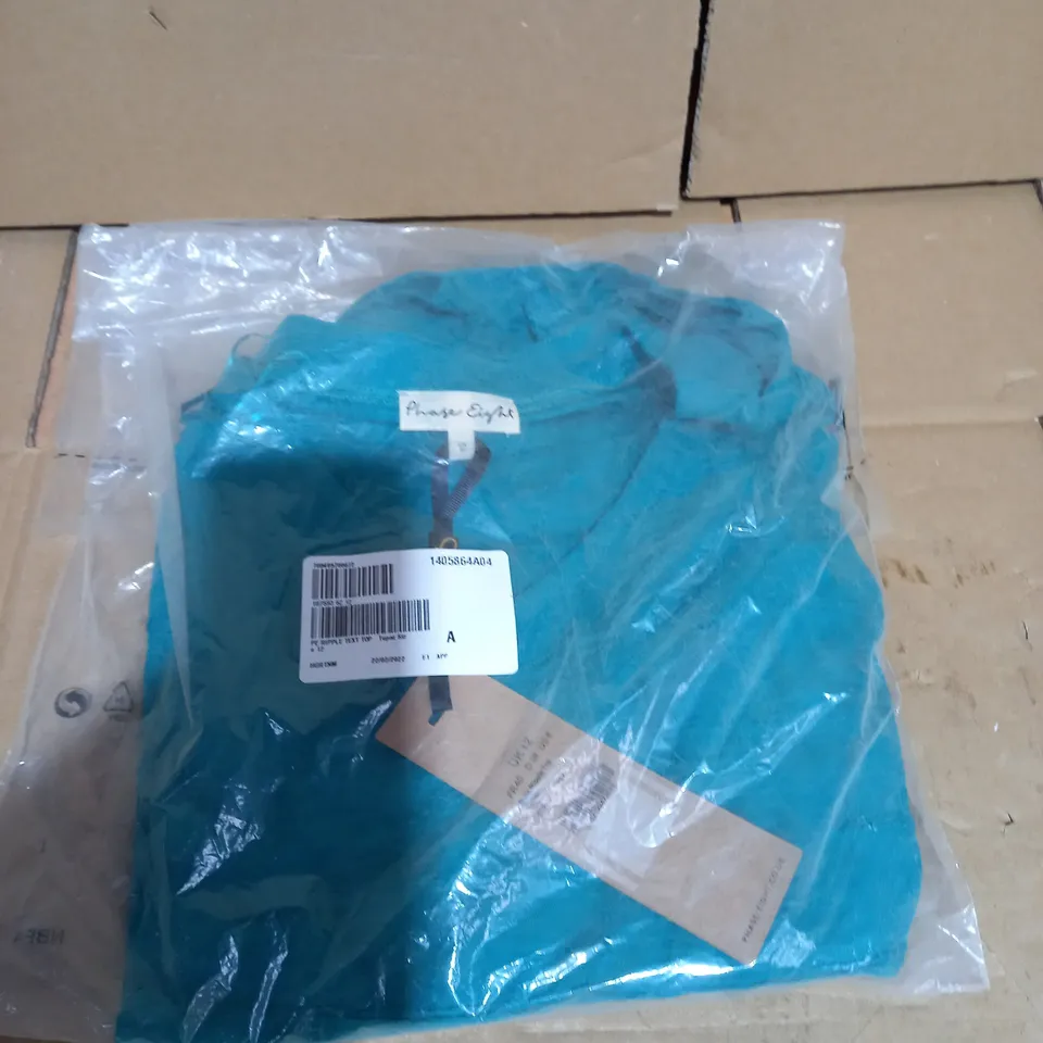 LOT OF APPROXIMATELY 10 CLOTHING ITEMS IN VARIOUS SIZES TO INCLUDE D&CO, PHASE EIGHT, NINA LEONARD ETC