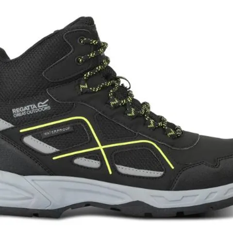 BRAND NEW BOXED REGATTA MEN'S VENDEAVOUR WALKING BOOTS BLACK LIME PUNCH SIZE 6.5