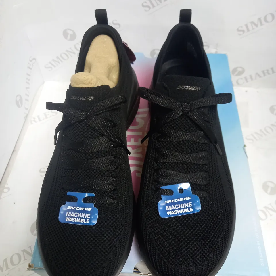 UK10 SKECHERS AIR COOLED MEMORY FOAM TRAINERS BLACK