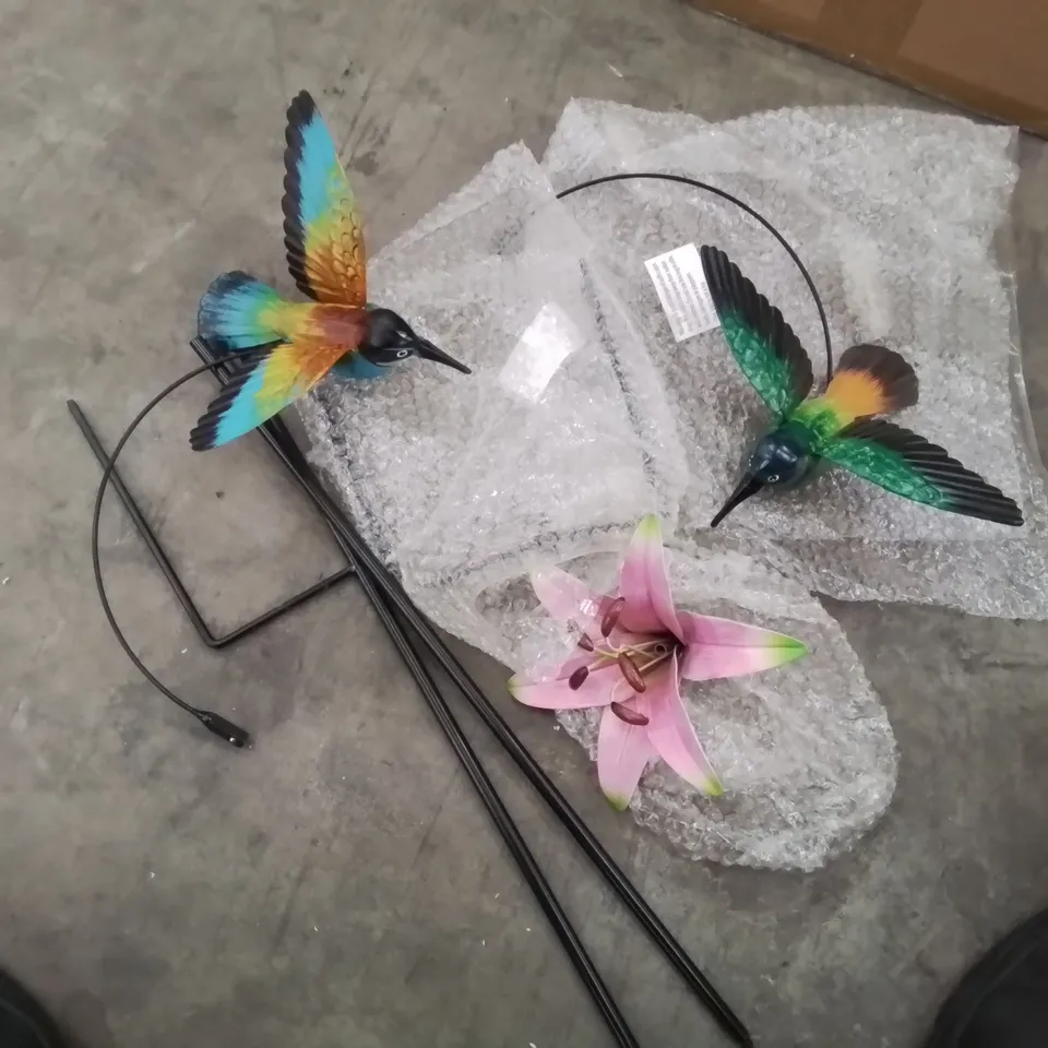 BOXED HOME2GARDEN HUMMINGBIRD WINDSPINNER