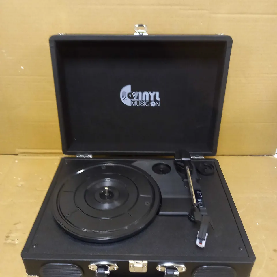 BOXED VINYL MUSIC ON VM0-011 VINTAGE CLASSIC TURNTABLE