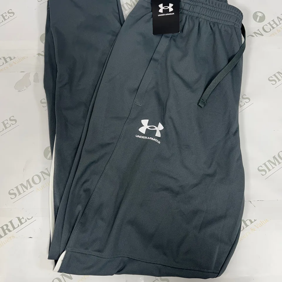 UNDER ARMOUR PIQUE TRACK PANT IN GREY SIZE LARGE
