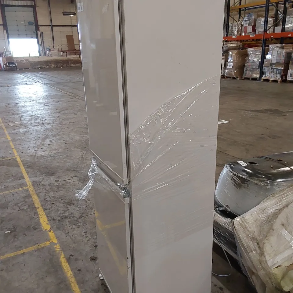 GRUNDIG GKFED445 BUILT-IN INTEGRATED 50/50 FRIDGE FREEZER