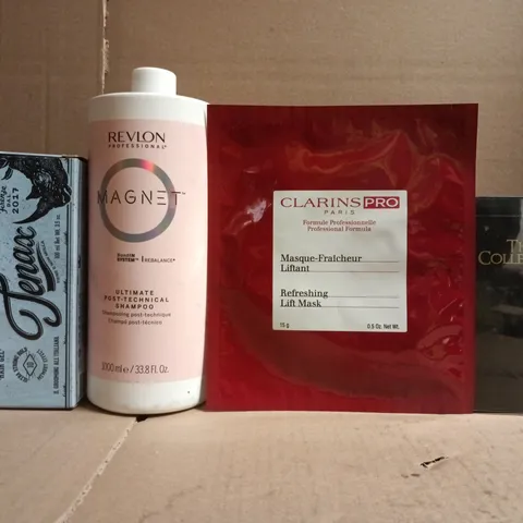 BOX OF APPROXIMATELY 8 ASSORTED HEALTH AND BEAUTY ITEMS TO INCLUDE CLARINS, REVLON, ETC
