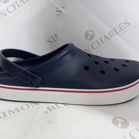 CROCBAND CLEAN CLOC IN NAVY - EUR 49-50