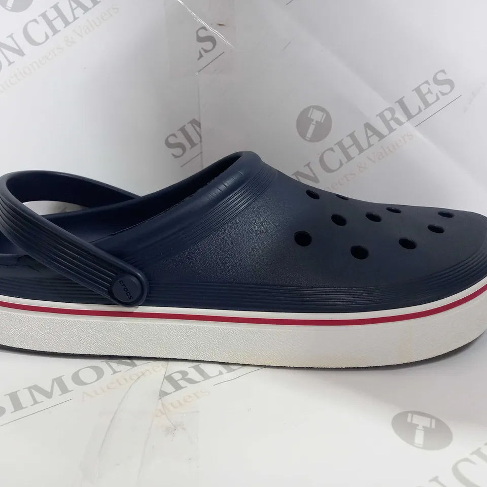 CROCBAND CLEAN CLOC IN NAVY - EUR 49-50