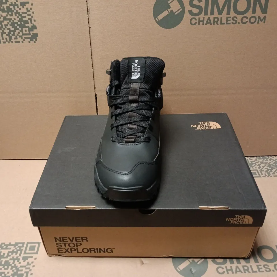 BOXED PAIR OF THE NORTH FACE M STORM STRIKE III BOOTS IN BLACK - UK 8