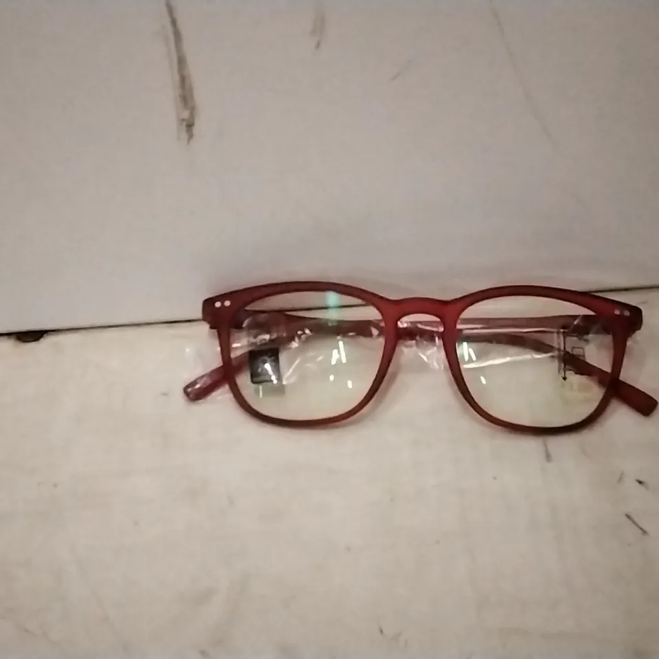 BOX CONTAINING JONATHAN PAUL PHOTOCHROMIC PROGRESSIVE READERS , CHERRY   STRENGTH 3.00, 25PCS