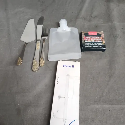 APPROXIMATELY 20 ASSORTED HOUSEHOLD ITEMS TO INCLUDE KITCHEN CUTLERY, STYLUS PENCIL FOR IPAD AND A MAGNETIC LOG BURNER THERMOMETER
