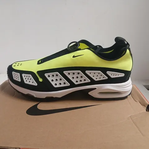 NIKE AIR MAX SNDR TRAINERS – NEON YELLOW/BLACK, UK 7.5