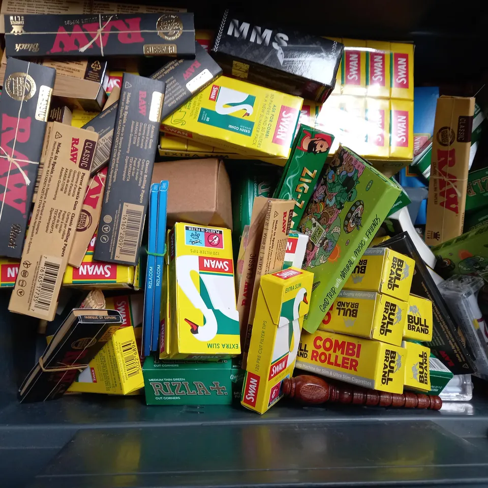 TOTE OF ASSORTED TOBACCO ACCESSORIES 