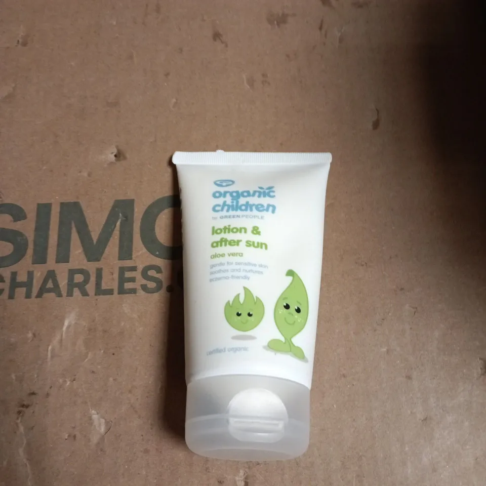 APPROXIMATELY 20 ASSORTED COSMETIC ITEMS INCLUDING CHILDS FARM HAIR & BODY WASH , THE BLACK STUFF IRISH SOAP AND ORGANIC CHILDREN LOTION & AFTER SUN 