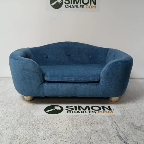 UPHOLSTERED ELEVATED PET SOFA BED IN BLUE